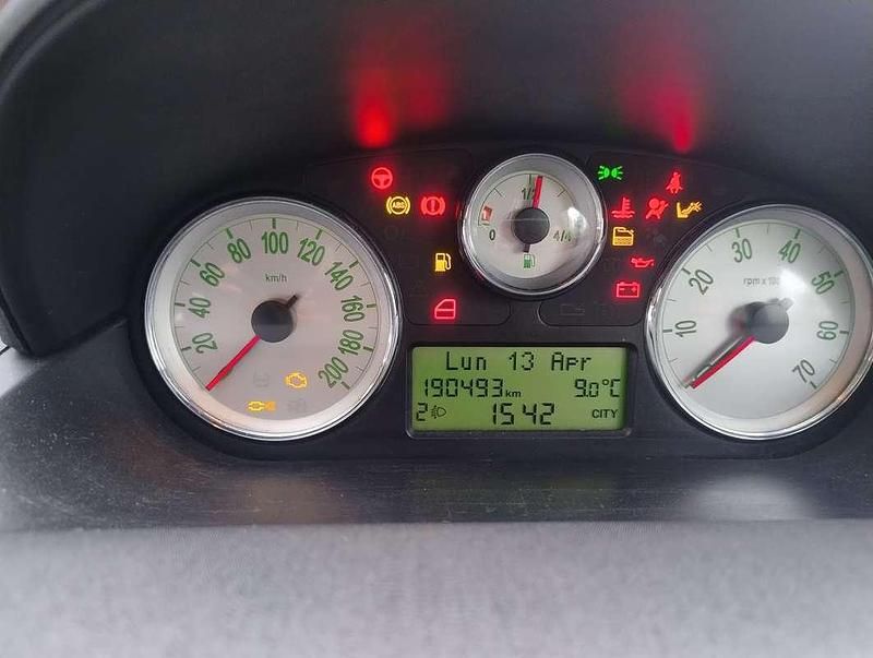 Usata Lancia Ypsilon 75 CV (55 kW) 2011 Bianco Utilitaria