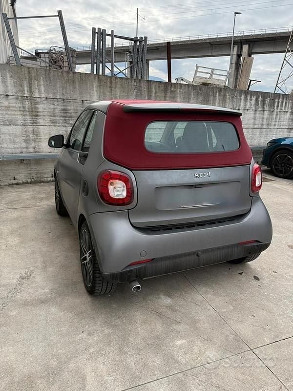 Grigio Usata 2019 Smart ForTwo Cabrio Cabrio | 16.000 € - Immagine 1/4
