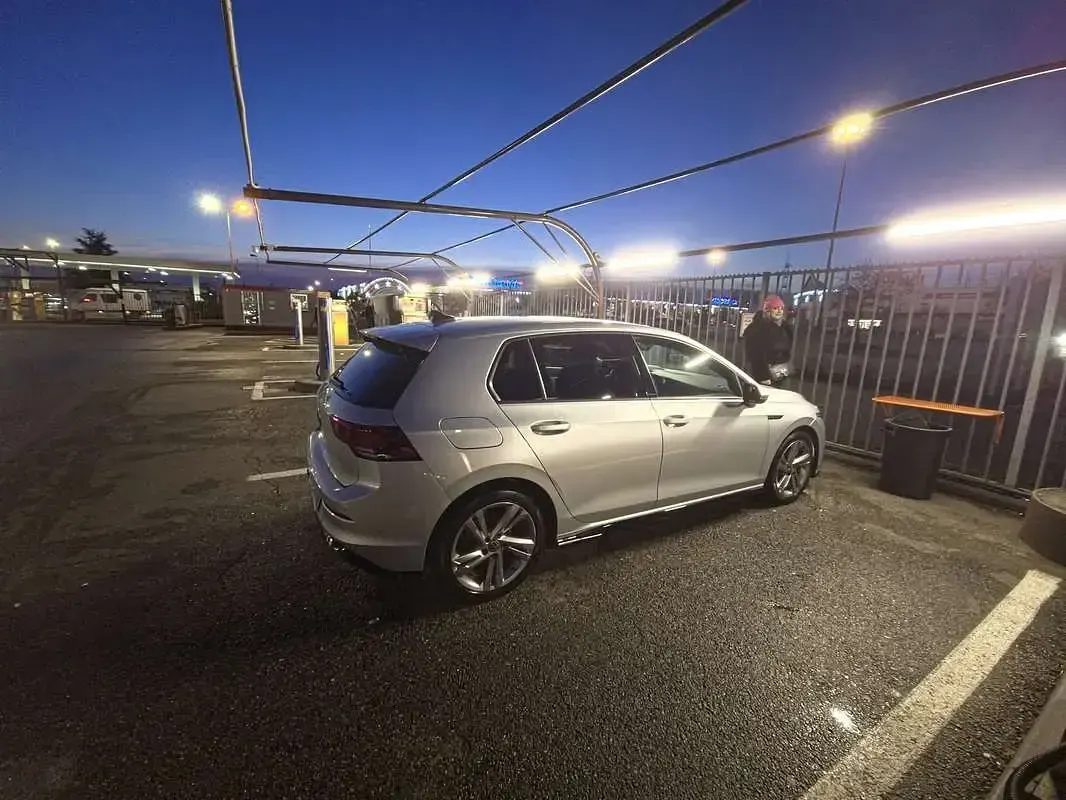 Usata VW Golf VIII R-line 131 CV (96 kW) 2022 Grigio Berlina