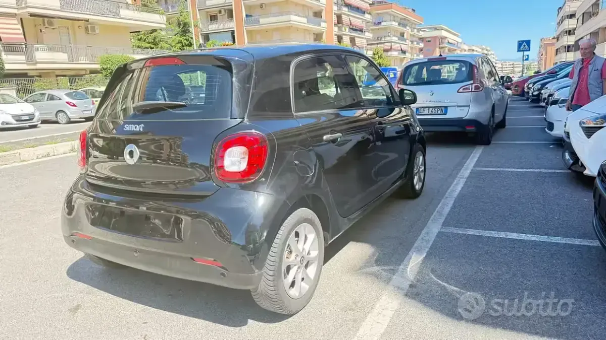 Usata Smart ForFour Passion 90 CV (66 kW) 2018 Nero Utilitaria