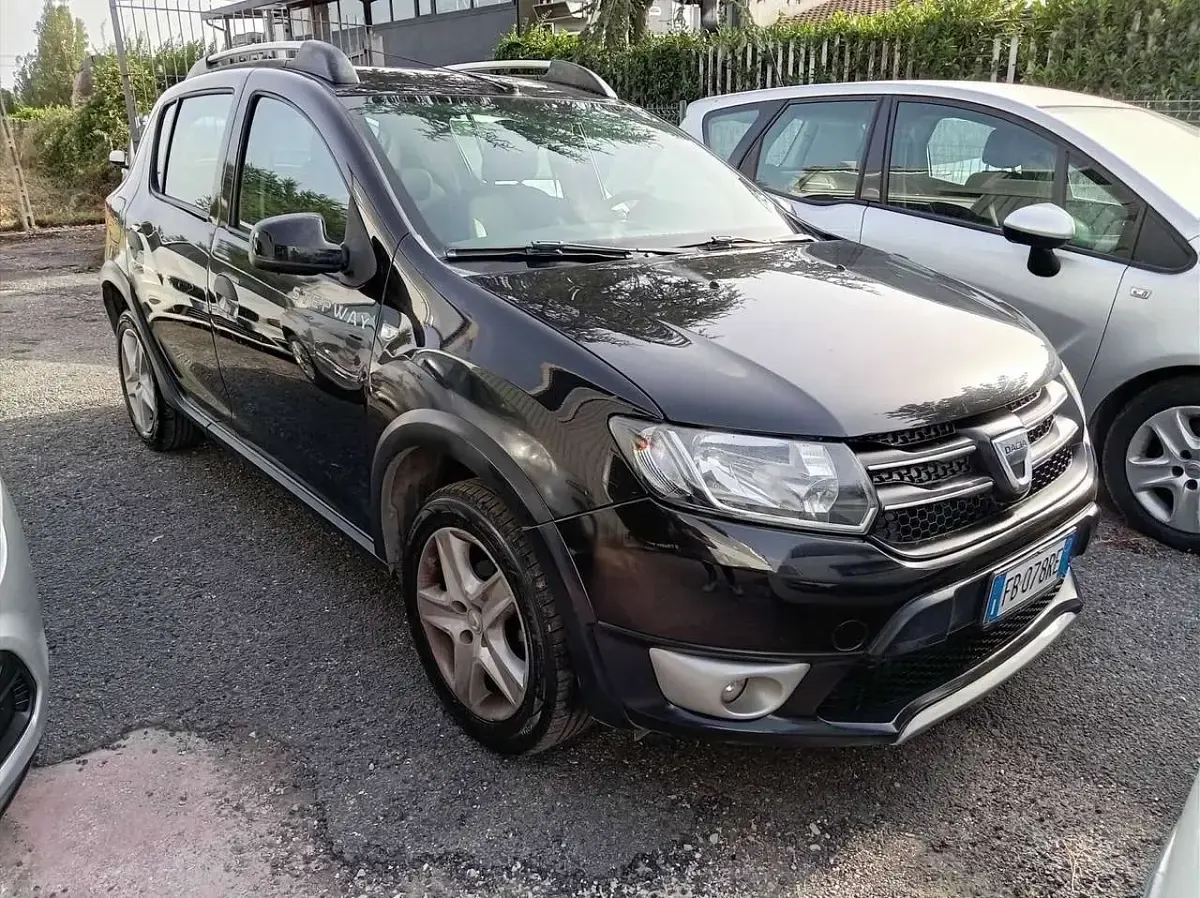 Usata Dacia Sandero Prestige 90 CV (66 kW) 2015 Nero SUV