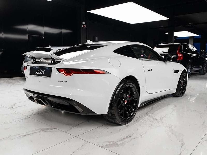 Usata Jaguar F-Type R-Dynamic 300 CV (220 kW) 2019 Bianco Coupé