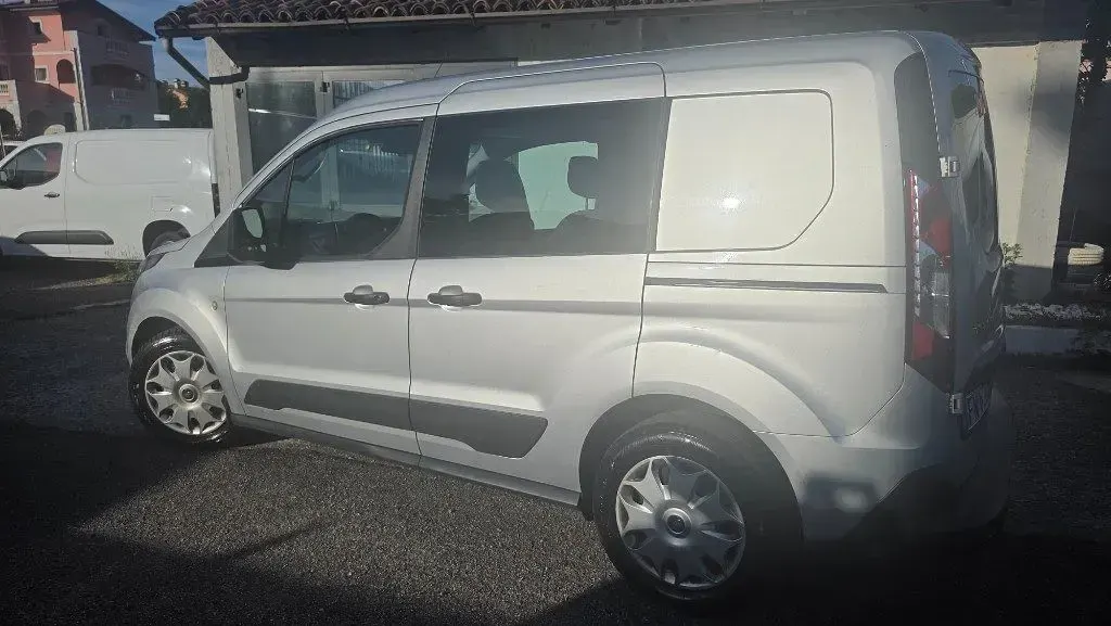 Usata Ford Transit Connect Trend 101 CV (74 kW) 2018 Argento / pastello Monovolume