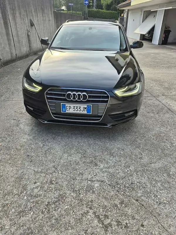 Usata Audi A4 Business 120 CV (88 kW) 2013 Nero Station wagon