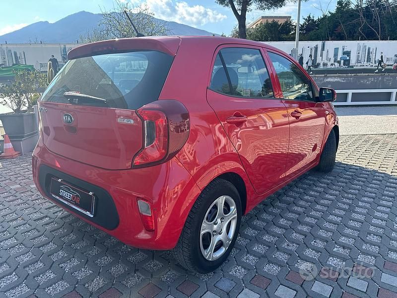Usata Kia Picanto City 65 CV (47 kW) 2020 Rosso Utilitaria