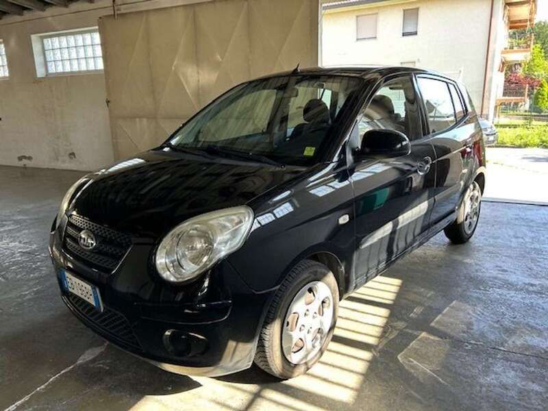 Nero Usata 2010 Kia Picanto Due volumi | 2900 € (Buon prezzo) - Immagine 1/4