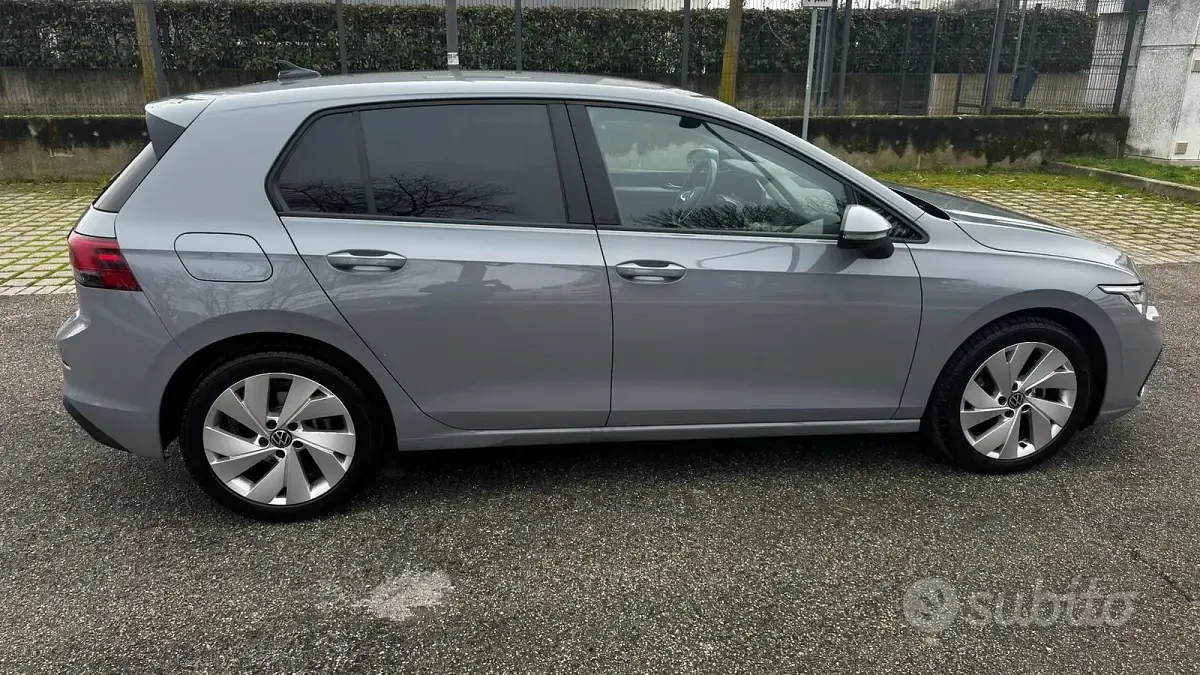 Usata VW Golf VIII 150 CV (110 kW) 2020 Berlina