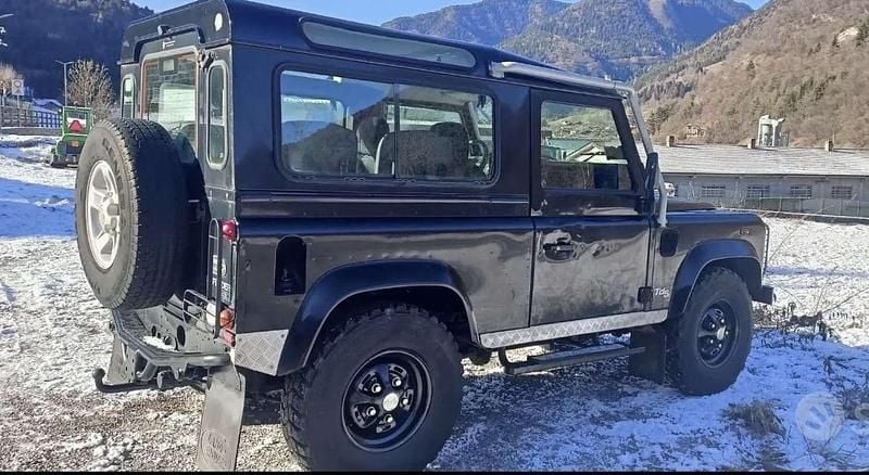 Usata Land Rover Defender Black Edition 122 CV (89 kW) 2002 Station wagon