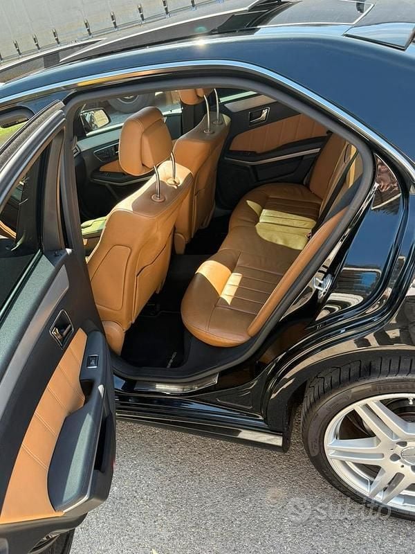 Usata Mercedes E350 270 CV (198 kW) 2009 Nero Berlina