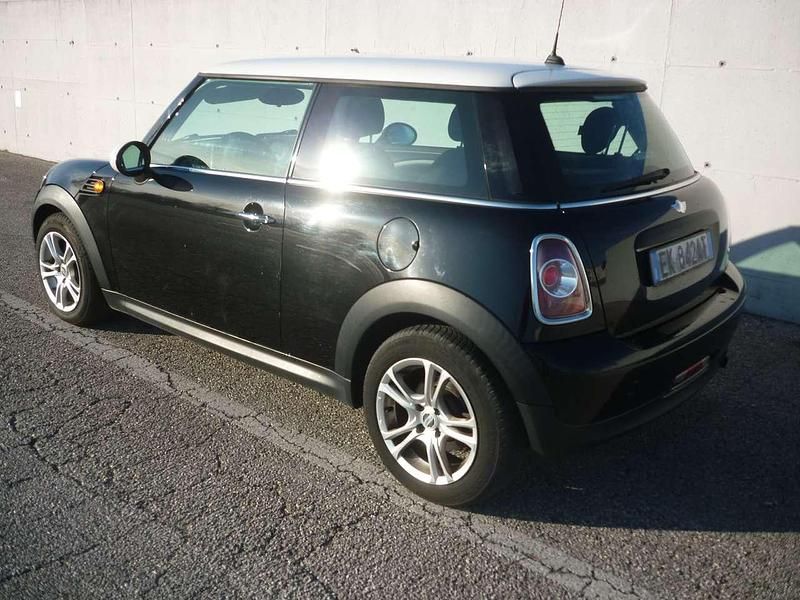 Usata Mini ONE 75 CV (55 kW) 2011 Nero Utilitaria