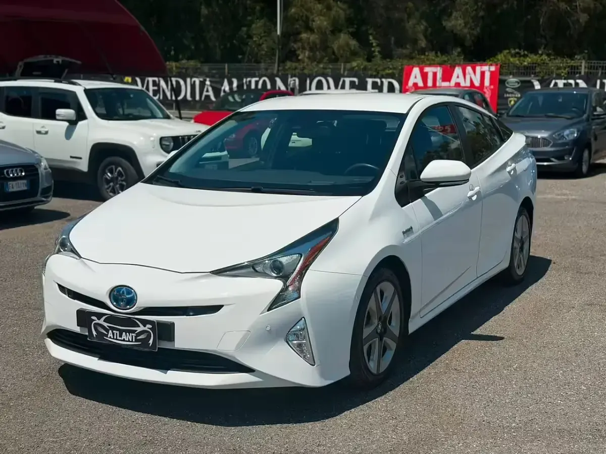 Usata Toyota Prius Style 99 CV (72 kW) 2019 Bianco Utilitaria