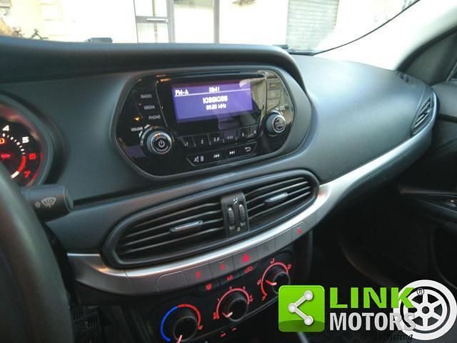 Usata Fiat Tipo Easy 119 CV (87 kW) 2017 Marrone Berlina