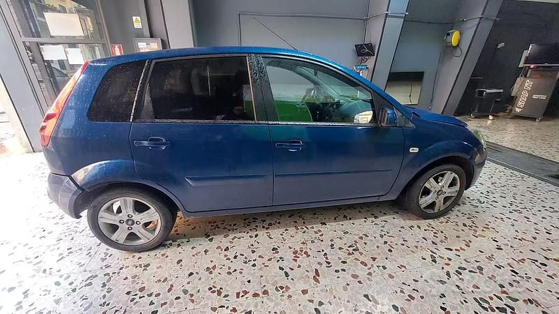 Usata Ford Fiesta 2006 Blu Utilitaria