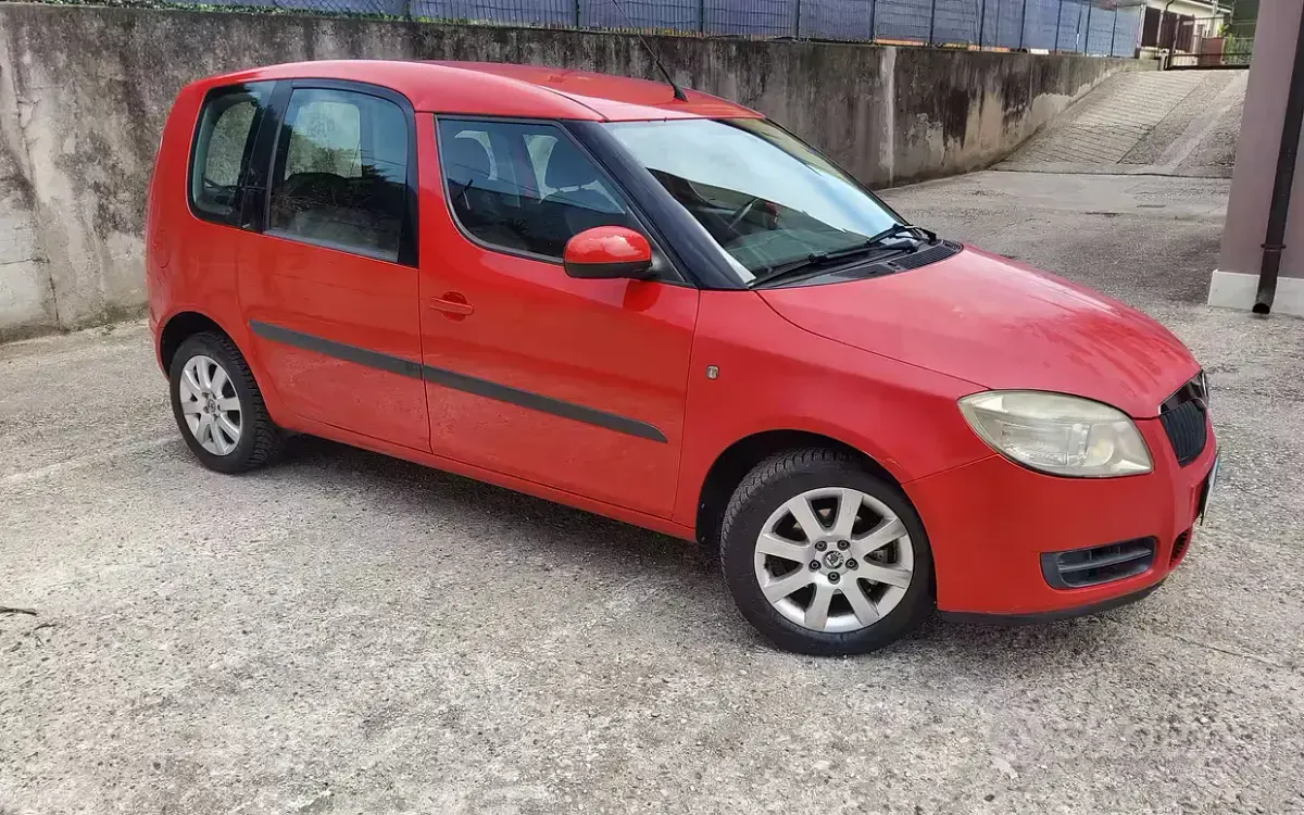 Usata Skoda Roomster 85 CV (62 kW) 2009 Rosso Monovolume