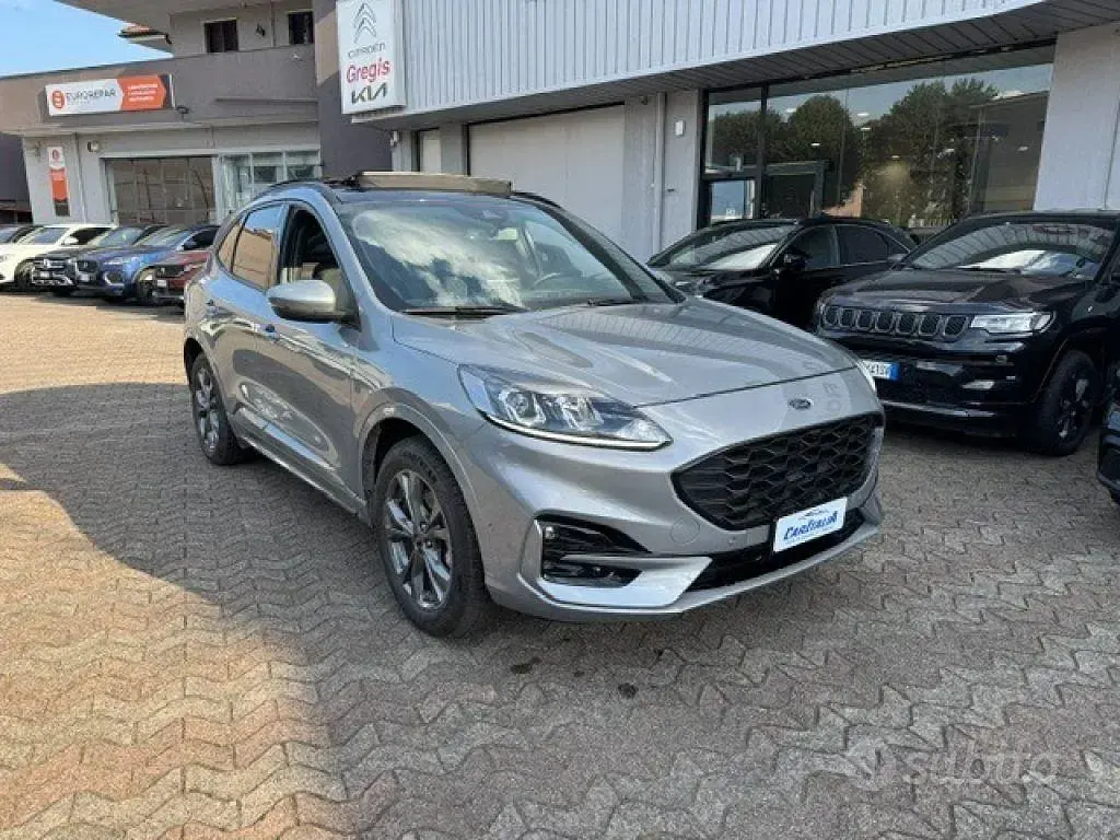 Usata Ford Kuga ST-Line 152 CV (111 kW) 2023 Grigio SUV