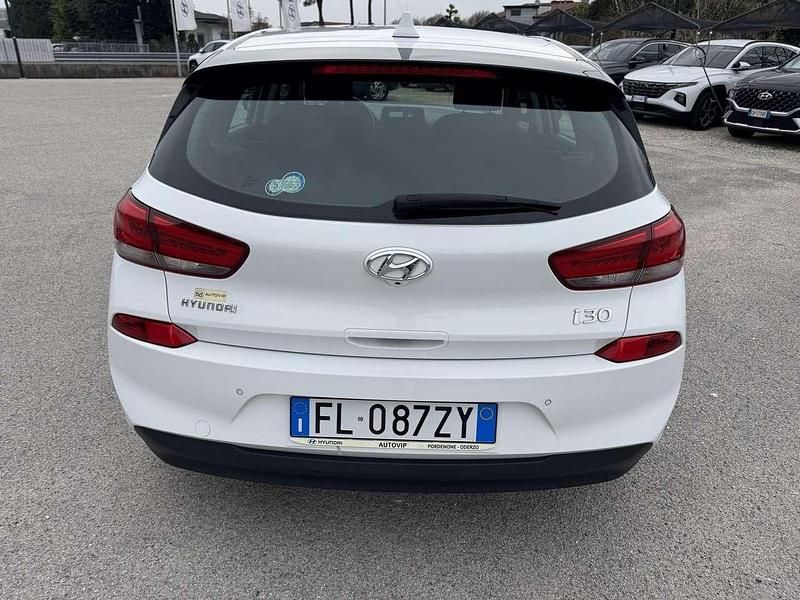 Usata Hyundai i30 110 CV (80 kW) 2017 Bianco Utilitaria