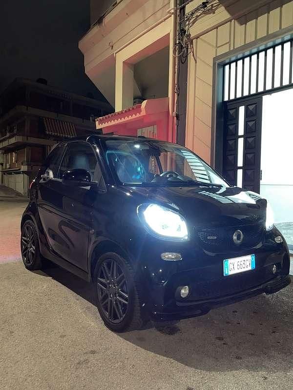 Usata Smart ForTwo Cabrio Brabus 90 CV (66 kW) 2017 Cabrio