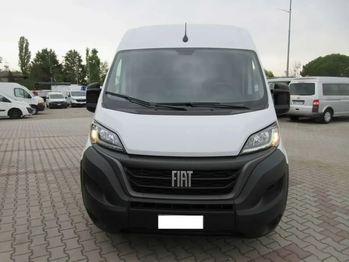 Usata Fiat Ducato 140 CV (102 kW) 2023 Bianco Furgone