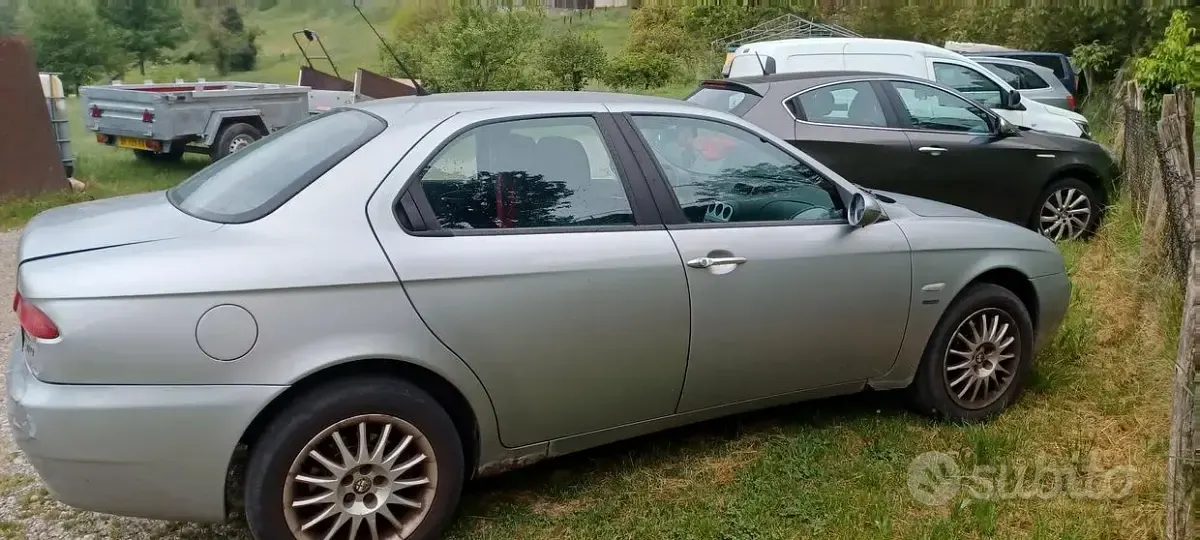 Usata Alfa Romeo 156 116 CV (85 kW) 2005 Grigio Berlina