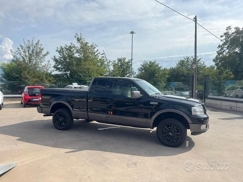 Usata Ford F-150 Lariat 305 CV (224 kW) 2005 Nero Pick-up