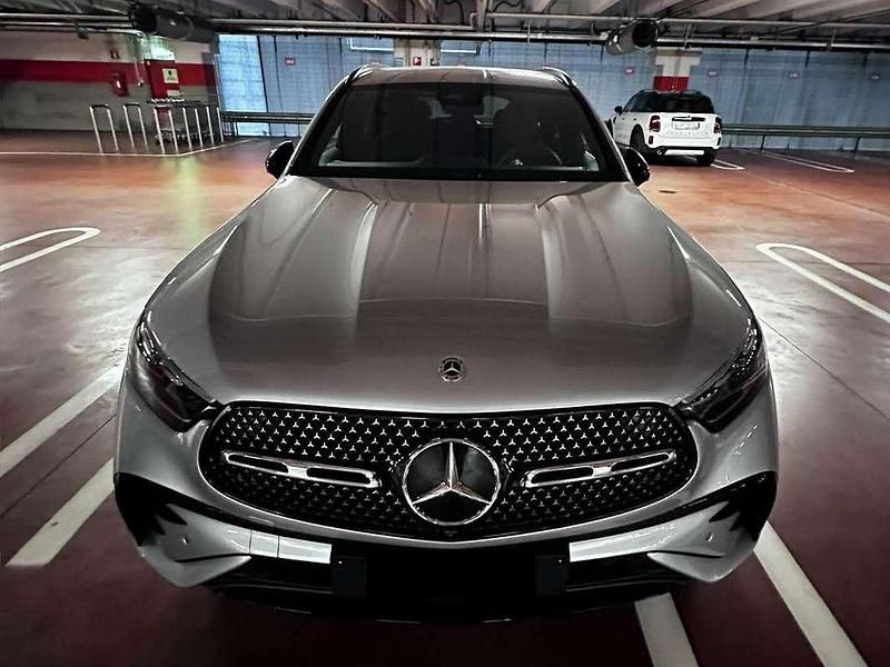Usata Mercedes GLC220 AMG Line Premium 197 CV (144 kW) 2025 Argento SUV