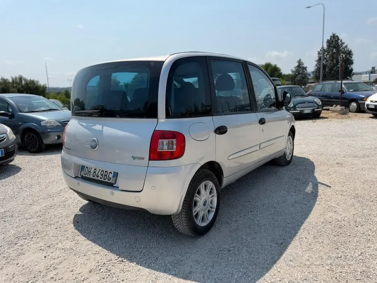 Usata Fiat Multipla Emotion 103 CV (75 kW) 2007 Grigio Monovolume