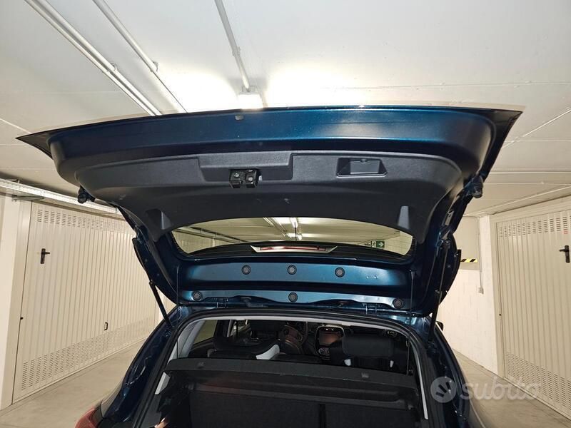 Usata Renault Captur 131 CV (96 kW) 2019 Verde SUV
