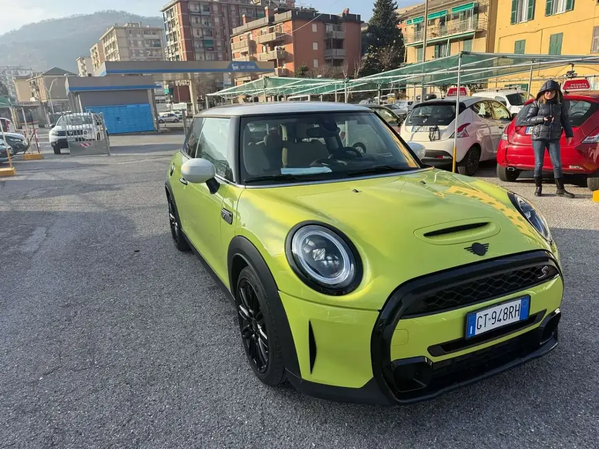 Usata Mini Cooper S Resolute Edition 178 CV (130 kW) 2022 Giallo Utilitaria