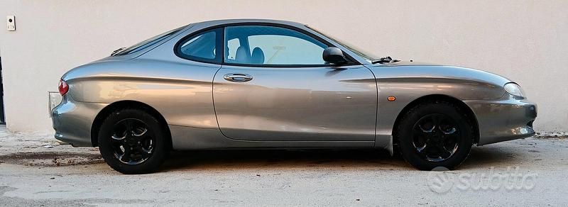 Usata Hyundai Coupé 114 CV (83 kW) 1997 Grigio Coupé