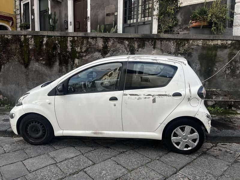 Usata Toyota Aygo Connect Style 68 CV (50 kW) 2011 Utilitaria