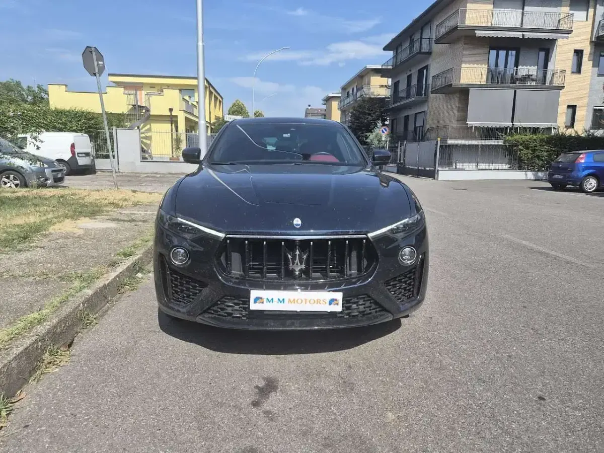 Usata Maserati Levante 349 CV (256 kW) 2021 Blu/azzurro SUV