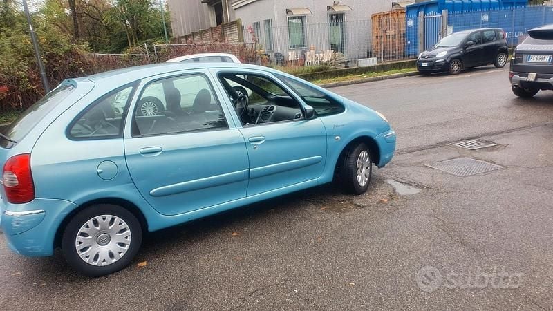 Usata Citroën Xsara Picasso 75 CV (55 kW) 2005 Verde Monovolume