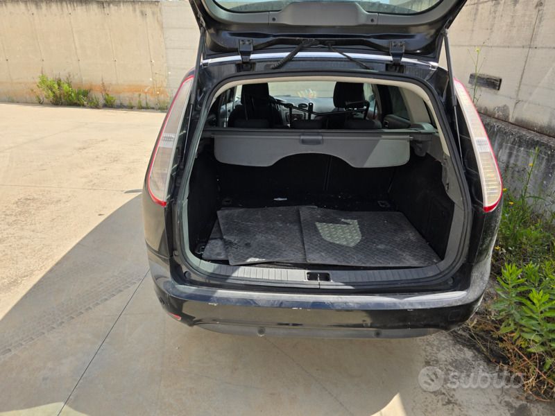 Usata Ford Focus Titanium 122 CV (89 kW) 2010 Nero Station wagon