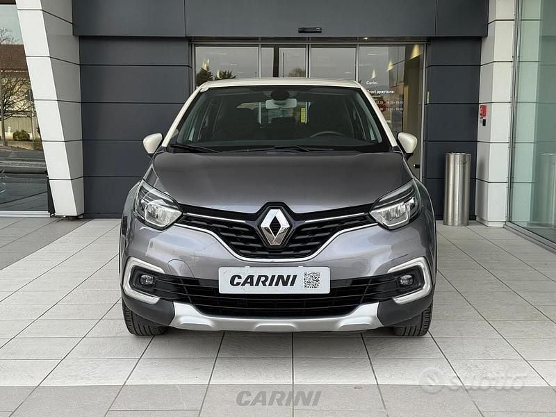 Usata Renault Captur Zen 90 CV (66 kW) 2022 Grigio SUV