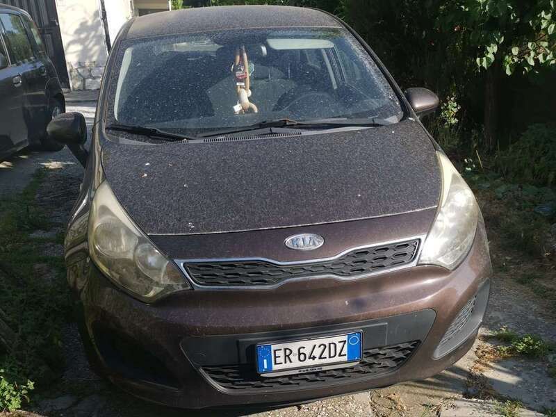 Usata Kia Rio 90 CV (66 kW) 2013 Marrone Berlina