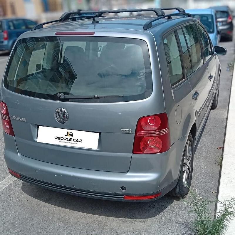 Usata VW Touran Trendline 105 CV (77 kW) 2009 Grigio Monovolume