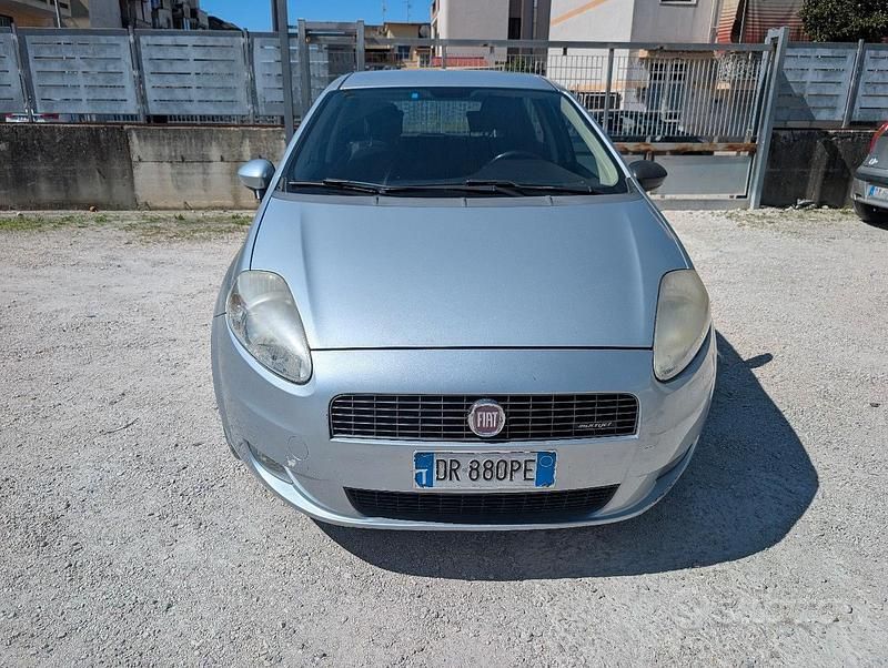 Usata Fiat Punto 90 CV (66 kW) 2008 Grigio Utilitaria