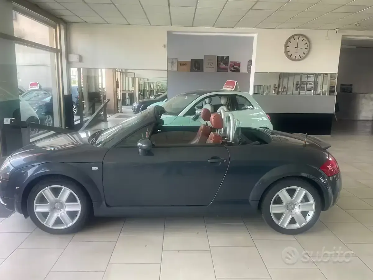 Usata Audi TT Roadster Ambiente 225 CV (165 kW) 2004 Grigio Cabrio