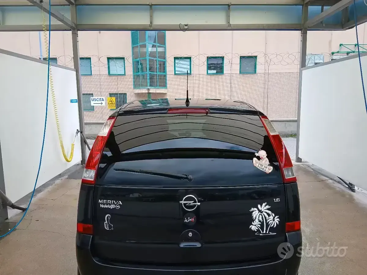 Usata Opel Meriva Cosmo 105 CV (77 kW) 2006 Nero Monovolume