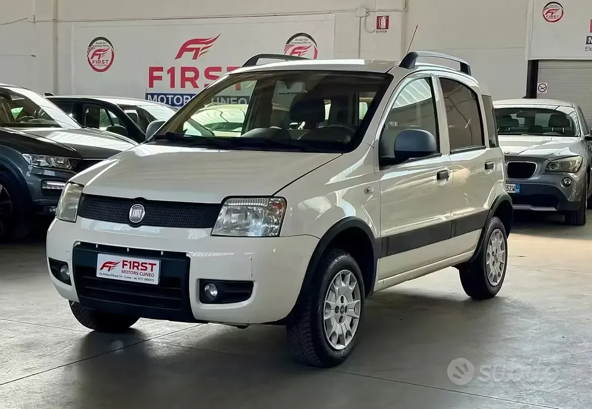 Usata Fiat Panda 4x4 69 CV (50 kW) 2011 Bianco Utilitaria