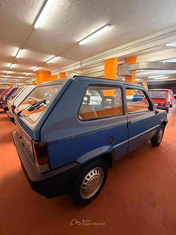 Usata Fiat 750 34 CV (25 kW) 1989 Blu Berlina