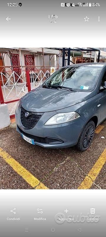 Usata Lancia Ypsilon 85 CV (62 kW) 2016 Grigio Utilitaria
