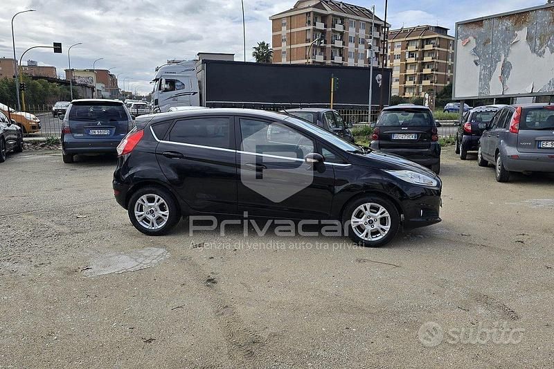 Usata Ford Fiesta Titanium 95 CV (69 kW) 2017 Nero Utilitaria