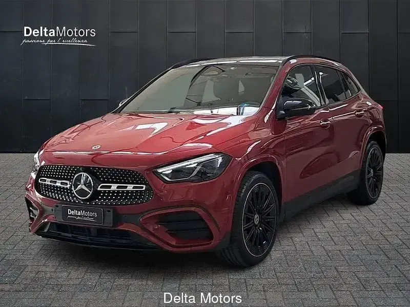 Usata Mercedes GLA250 218 CV (160 kW) 2023 Rosso patagonia SUV