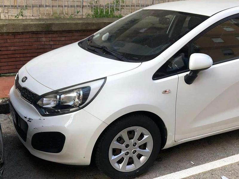 Usata Kia Rio EX 90 CV (66 kW) 2013 Berlina