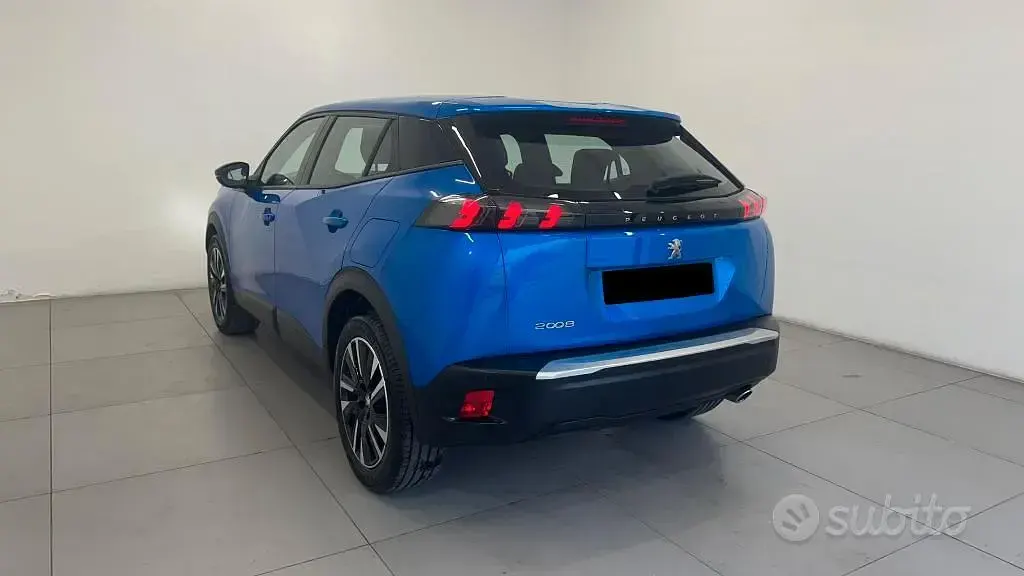 Usata Peugeot 2008 Active 110 CV (80 kW) 2021 Blu SUV