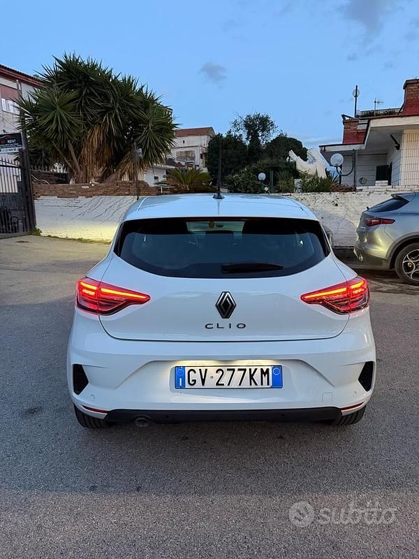 Nuova Renault Clio V Evolution 100 CV (73 kW) 2025 Bianco Berlina