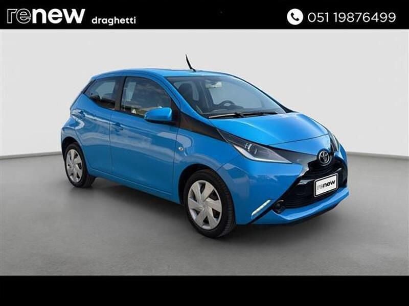 Usata Toyota Aygo X-play 69 CV (50 kW) 2017 Blu chiaro Utilitaria