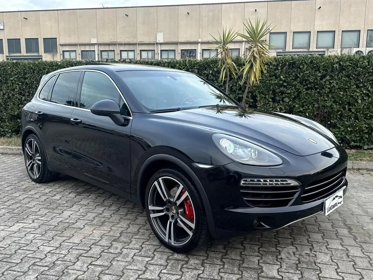 Usata Porsche Cayenne Platinum Edition 245 CV (180 kW) 2012 Nero SUV