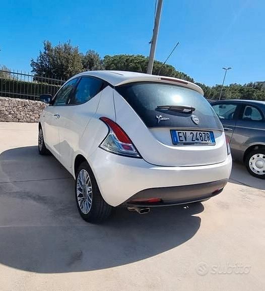 Usata Lancia Ypsilon 2014 Bianco Utilitaria
